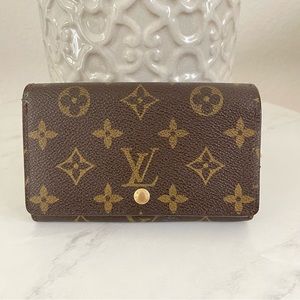 Louis Vuitton Tresor Monogram Bi-Fold Wallet